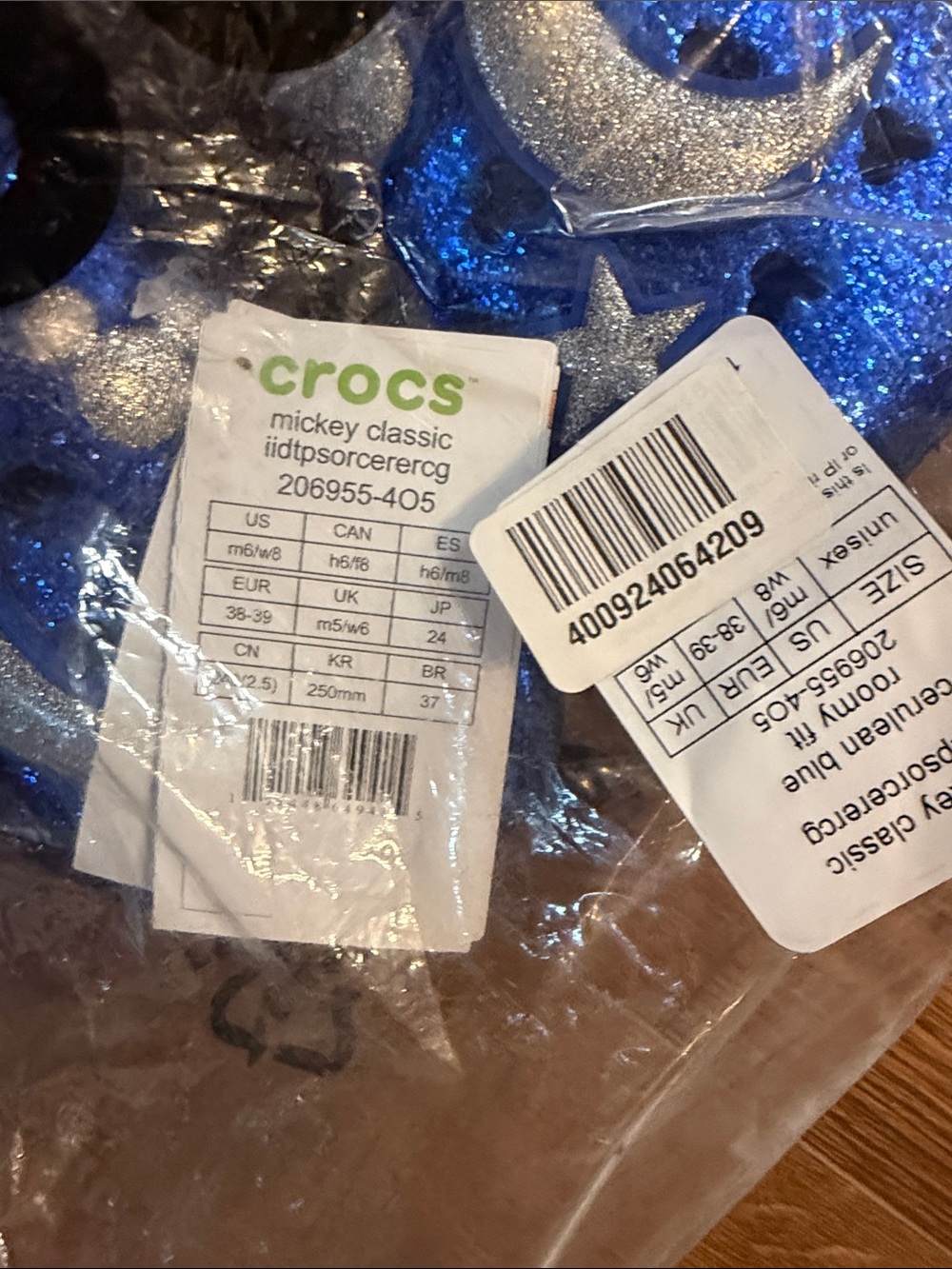 CROCS women’s size 8 Mickey - Picture 2 of 2